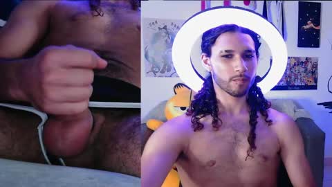 Snapshot of oezack__ chatting on March 2025 01:36:02 AM Zack online show from March 2025 01:36:02 AM