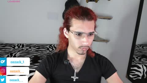 Snapshot of oezack__ chatting on October 2025 07:54:02 AM Zack online show from October 2025 07:54:02 AM