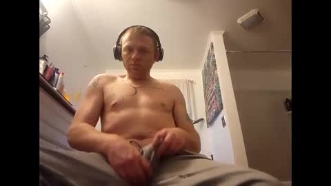 Snapshot of offering_loads_2u chatting on November 2025 04:42:01 PM Offering loads 2u online show from November 2025 04:42:01 PM