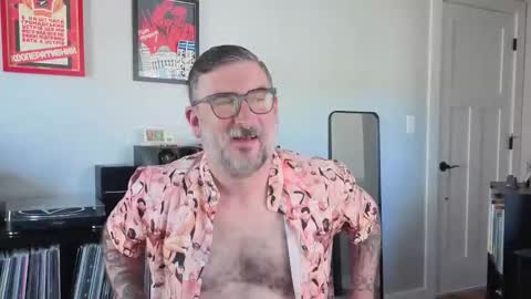 Snapshot of office_dad chatting on September 2025 06:43:02 PM Office Dad online show from September 2025 06:43:02 PM