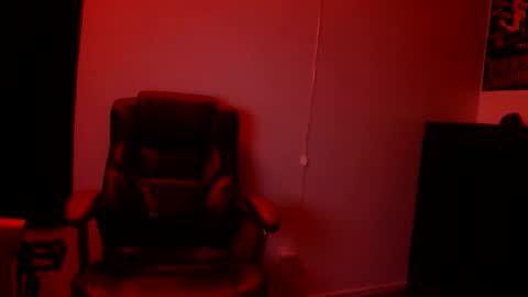 Snapshot of officialmoneyxxx chatting on February 2026 05:29:01 AM Money online show from February 2026 05:29:01 AM