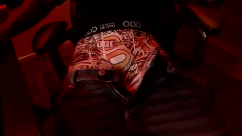 Snapshot of officialmoneyxxx chatting on March 2026 05:18:01 PM Money online show from March 2026 05:18:01 PM