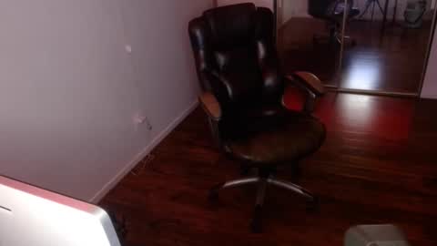 Snapshot of officialmoneyxxx chatting on March 2026 01:34:01 PM Money online show from March 2026 01:34:01 PM