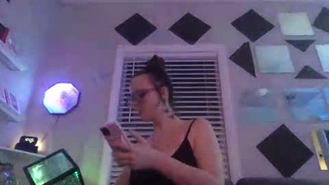 Snapshot of officialstormix chatting on April 2026 02:05:01 AM officialstormix online show from April 2026 02:05:01 AM