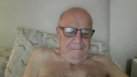 Snapshot of oggi95 chatting on June 2026 06:07:01 AM oggi95 online show from June 2026 06:07:01 AM