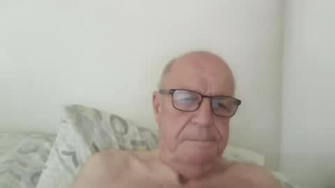 Snapshot of oggi95 chatting on June 2026 08:42:01 AM oggi95 online show from June 2026 08:42:01 AM