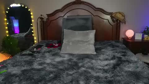 Gray online show from September 2025 11:21:01 PM