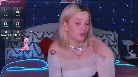 oh_my_julia online show from May 2026 10:38:02 PM