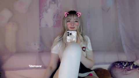 Snapshot of oh_pichuu chatting on January 2025 12:16:01 PM Milly online show from January 2025 12:16:01 PM