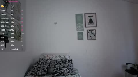 ohanna_ online show from October 2025 10:25:02 PM