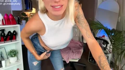 Snapshot of ohbabykelly chatting on September 2025 11:52:01 PM Kelly online show from September 2025 11:52:01 PM