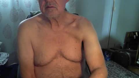 Snapshot of ohfukitsbob chatting on December 2025 05:17:01 PM ohfukitsbob online show from December 2025 05:17:01 PM