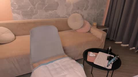 Snapshot of ohhh_yess chatting on February 2025 08:11:02 PM Maria online show from February 2025 08:11:02 PM