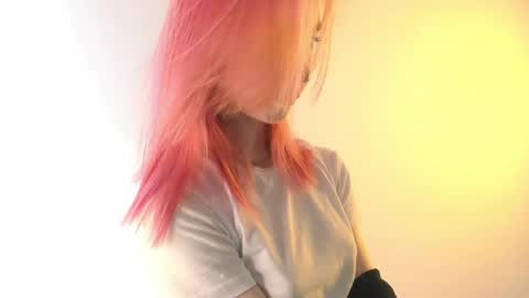 Emi and Ohpi online show from April 2026 12:29:02 PM