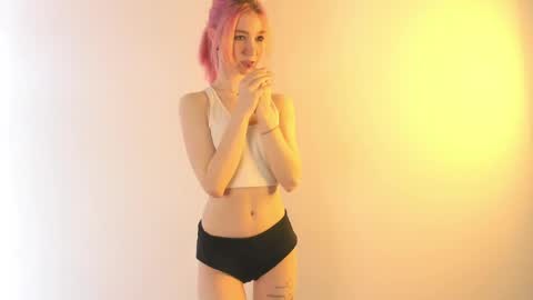 Emi and Ohpi online show from April 2026 01:41:02 PM