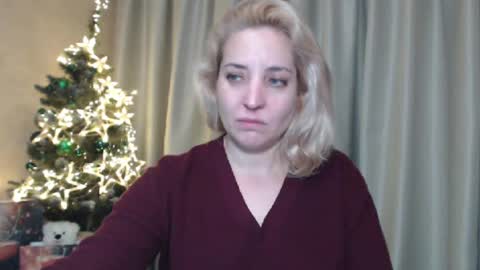 Mari online show from December 2024 09:40:02 PM