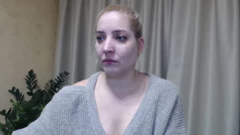 Mari online show from February 2025 01:27:01 PM