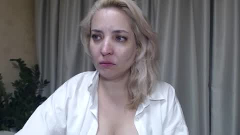 Mari online show from September 2025 05:03:02 PM