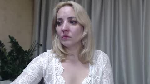 Mari online show from October 2025 03:53:01 PM