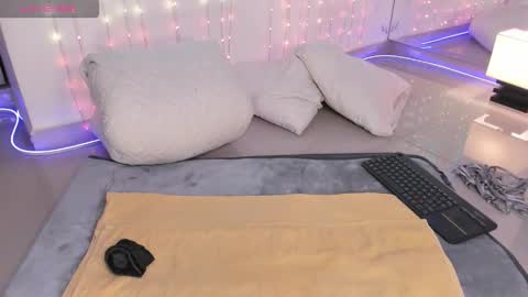 Snapshot of ohyesly_ chatting on September 2025 11:01:02 AM ohyesly_ online show from September 2025 11:01:02 AM