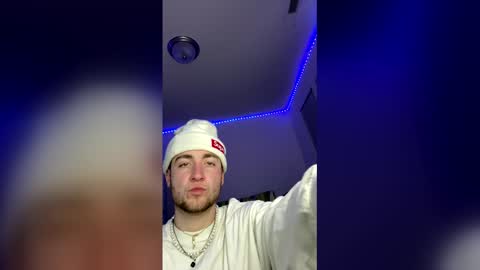 W online show from February 2026 01:44:02 AM