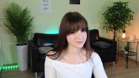 Snapshot of okii_vibes chatting on January 2025 04:27:01 PM Christy online show from January 2025 04:27:01 PM