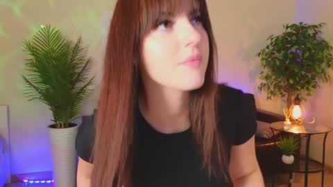 Snapshot of okii_vibes chatting on January 2025 12:31:02 PM Christy online show from January 2025 12:31:02 PM