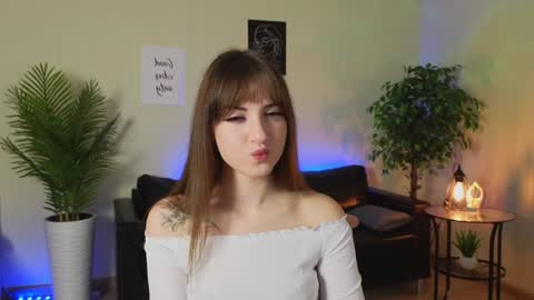 Snapshot of okii_vibes chatting on January 2025 07:00:01 AM Christy online show from January 2025 07:00:01 AM