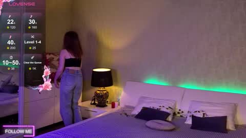 Snapshot of okii_vibes chatting on September 2025 01:01:01 PM Christy online show from September 2025 01:01:01 PM