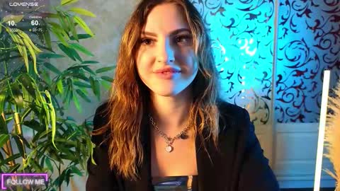 Snapshot of okii_vibes chatting on September 2025 12:32:02 PM Christy online show from September 2025 12:32:02 PM