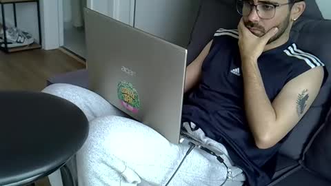 Snapshot of olavioneto chatting on November 2025 07:38:02 PM hairyBRboy online show from November 2025 07:38:02 PM