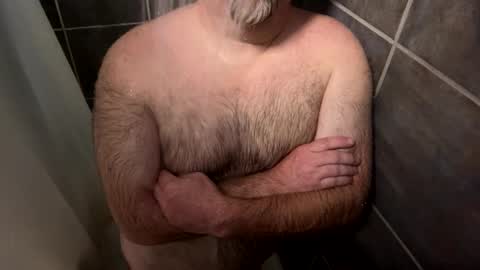 Snapshot of oldbones2 chatting on October 2025 01:35:01 AM oldbones2 online show from October 2025 01:35:01 AM