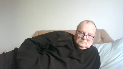 oldfkr69 online show from March 2025 10:51:01 AM