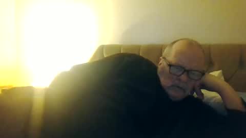 oldfkr69 online show from February 2026 03:54:01 AM