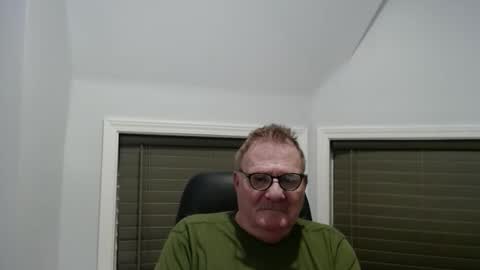 Snapshot of oldguybigd chatting on February 2026 04:44:01 AM oldguybigd online show from February 2026 04:44:01 AM