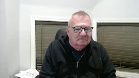 Snapshot of oldguybigd chatting on April 2026 03:23:01 AM oldguybigd online show from April 2026 03:23:01 AM