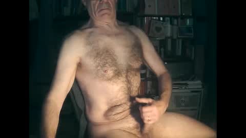 Snapshot of oldhairybastard chatting on December 2024 11:06:02 PM oldhairybastard online show from December 2024 11:06:02 PM