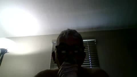 Snapshot of oldmiguy chatting on June 2026 10:26:01 PM OldMIGUY online show from June 2026 10:26:01 PM
