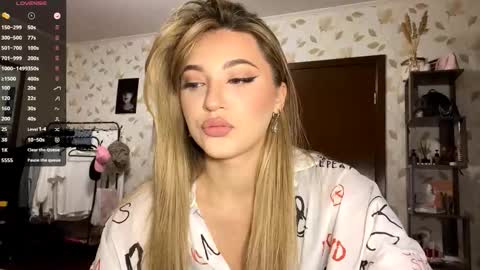 Snapshot of oletaguinyard chatting on November 2025 04:13:02 PM Kem online show from November 2025 04:13:02 PM