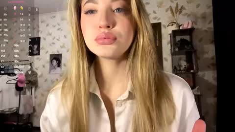 Snapshot of oletaguinyard chatting on November 2025 03:16:02 PM Kem online show from November 2025 03:16:02 PM