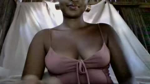 Snapshot of olinah610 chatting on April 2026 06:27:01 AM olinah610 online show from April 2026 06:27:01 AM