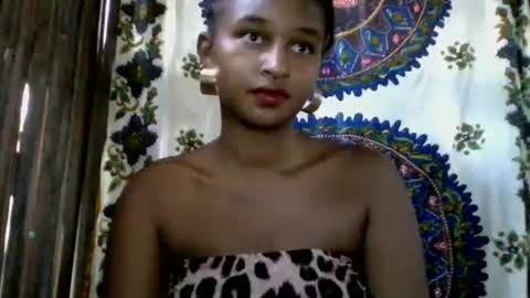 Snapshot of olinah610 chatting on April 2026 07:01:01 AM olinah610 online show from April 2026 07:01:01 AM