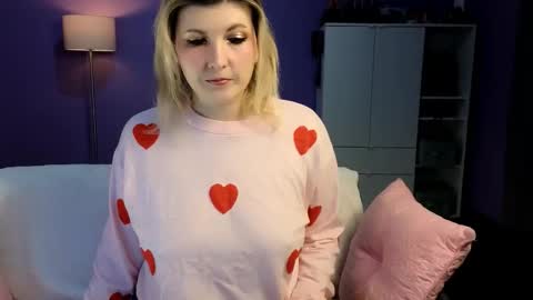 Snapshot of olisunny5 chatting on February 2026 06:37:02 PM OliSunny Olivia online show from February 2026 06:37:02 PM