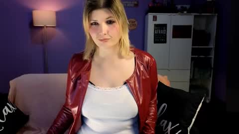 Snapshot of olisunny5 chatting on March 2026 08:02:01 PM OliSunny Olivia online show from March 2026 08:02:01 PM