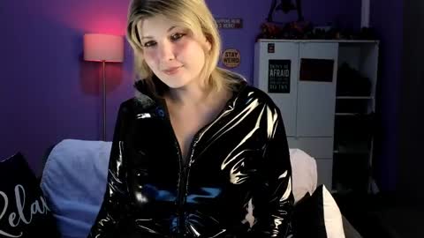 OliSunny Olivia online show from May 2026 05:39:01 PM