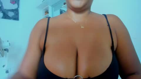 olivahot30 online show from January 2025 03:39:02 PM