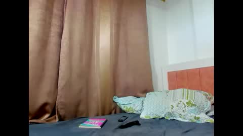 olivahot30 online show from February 2025 11:45:01 PM