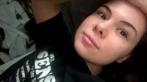 Snapshot of olivepeach chatting on December 2024 09:32:02 AM Oil online show from December 2024 09:32:02 AM