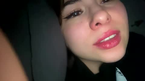 Snapshot of olivepeach chatting on December 2024 12:23:01 AM Oil online show from December 2024 12:23:01 AM