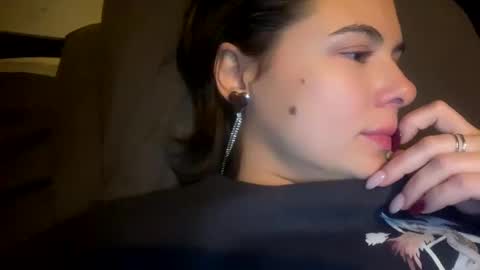 Snapshot of olivepeach chatting on January 2025 09:25:01 PM Oil online show from January 2025 09:25:01 PM